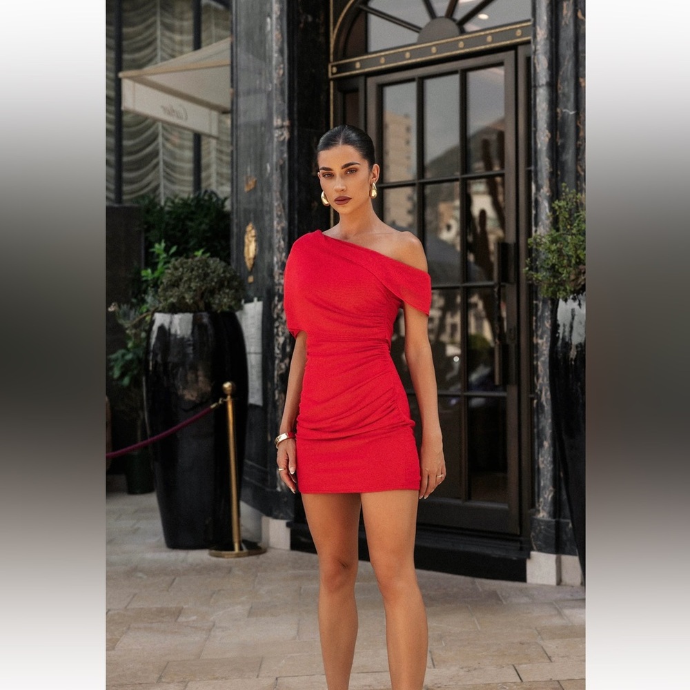 ELLE ZEITOUNE LAYLA DRESS - RED NWT Cocktail Asymmetric One Sleeve Evening AUS 6